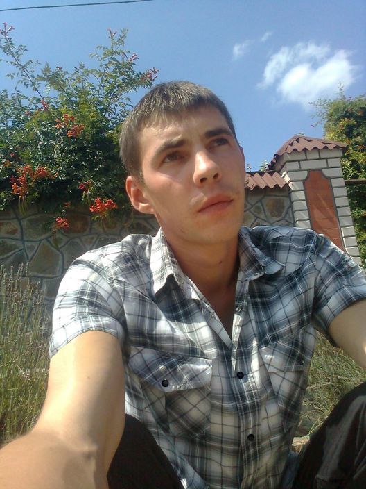 у дома)))