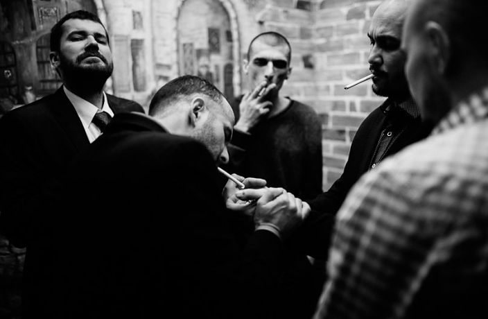 я бородатый слева