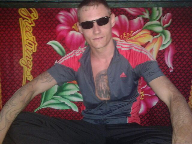 Девочки ну кто хочет познакомиться?