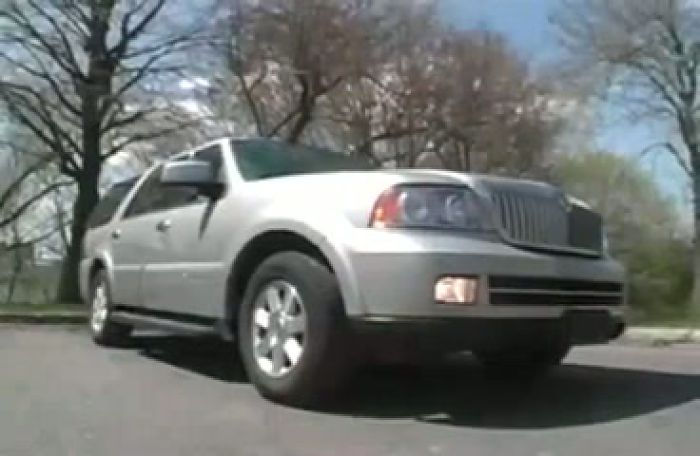 Horny slut fucked in car