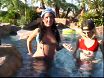 Три девочки в бассейне